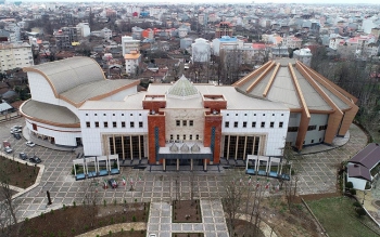مشکل تالار مرکزی رشت در کشور نظیر ندارد/ بزرگترین تالار شمال کشور درگیر تضاد منافع شهر و شهرداری