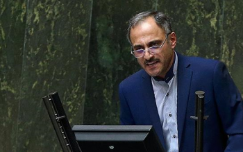 دانشگاه ها باید یک ترم تعطیل شوند