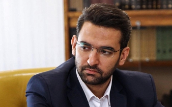 آذری جهرمی: پای آقای پزشکیان ایستاده ایم/ «طالبان» را توهین نمی دانم