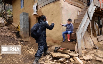 معلمی در مرتفع ترین روستای گیلان