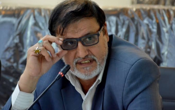 مدرک تحصیلی روحانی باید بررسی شود