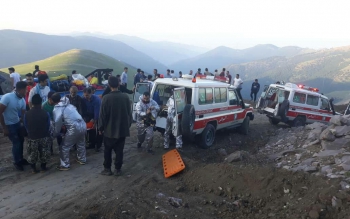 واژگونی یک نیسان با 13 سرنشین در جاده ییلاقات ماسال