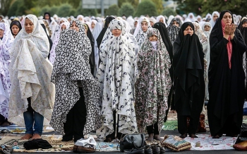 نماز عید فطر را رهبری اقامه نمی کند