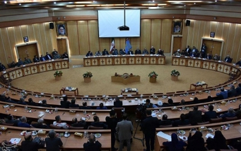 بی توجی به استفاده از ماسک در جلسات اداری؛ شروع موج دوم کرونا گیلان را تهدید می کند