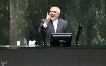 «ظریف» از مجلس کارت زرد گرفت