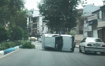 سانحه ی رانندگی در بلوار توحید رشت خسارت بر جا گذاشت