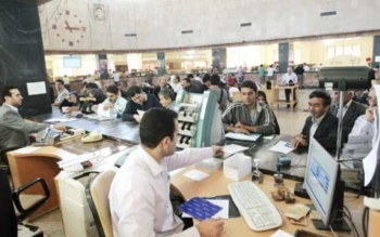 کارمندان قراردادی ۲۰ درصد کمتر از کارمندان رسمی حقوق دریافت می کنند