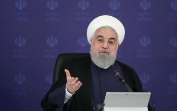 حسن روحانی:پیروزی در عرصه دیپلماسی نیازمند تداوم حضور و حمایت مردم و رزمندگان در میدان و خیابان است