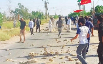 دو راهی بنیاد با مستضعفان