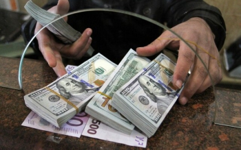 افزایش ۱۱۰۰ تومانی نرخ دلار در عید