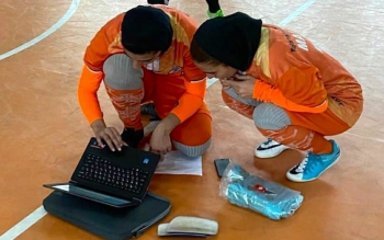 امتحان آنلاین نسرین قمی حین برگزاری لیگ برتر فوتسال