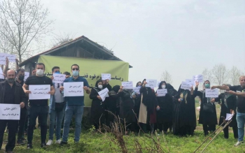 مردم روستای خشک اسطلخ می گویند ۶۰ هزار متر از اراضی آن ها تصرف شده است