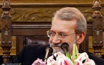 کاندیداتوری لاریجانی در انتخابات ۱۴۰۰ جدی تر شد؟/ نظر چهره های مختلف سیاسی چیست؟
