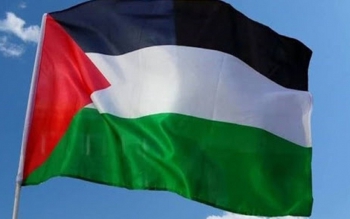 اهتزاز پرچم فلسطین در صبح روز جهانی قدس در میادین شهر های استان گیلان