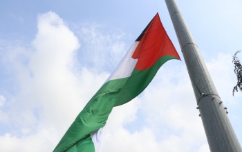 اهتزاز پرچم فلسطین در رشت و برپایی رزمایش مواسات با حضور استاندار گیلان