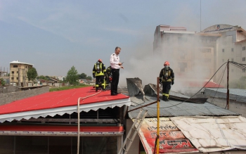مهار آتش سوزی ۲ کارگاه در جاده لاکان درشت