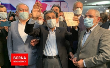 محمود احمدی نژاد در انتخابات ریاست جمهوری ثبت نام کرد + تصاویر