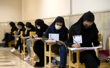 همراه داشتن هرگونه وسیله ارتباط الکترونیکی در آزمون سراسری تخلف محسوب می‌شود