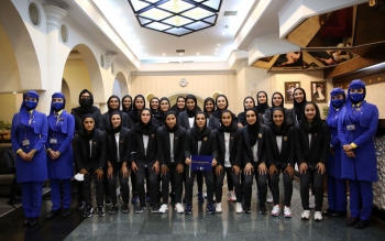 لباس تیم ملی فوتبال زنان نامتعارف است؟ لطفا سری به جامعه بزنید!
