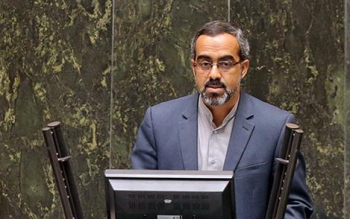 با جوانان حزب اللهی مخالف واکسیناسیون برخورد چکشی نکنید