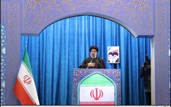 هرگز امید به وین و نیویورک نداریم/ هاضمه انقلاب اسلامی ظلم نمی پذیرد/ دور شدن از مردم، دور شدن از انقلاب اسلامی است
