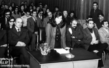  گاهی در بهشت زهرا کنار قبر خسرو گلسرخی می روم و برایش آمرزش می خواهم/مارکسیستی که برای جانش چانه نزد/تصاویر