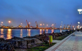 افزایش همکاری ها در حمل و نقل کانتینری در بندرهای انزلی و آکتائو