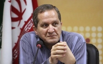 چرا به جای شعرخوانی، از بازداشت شدگان تظاهرات نمی نویسی؟
