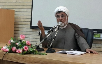 این که بگویند «بریزید بساط روزه خواران را جمع کنید» درونش خشونت خوابیده است/ خطبای ما چرا درباره گرانی پلکانی دارو و مایحتاج مردم فریاد نمی کشند؟ 