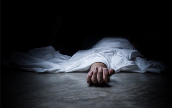 پسر ۷ ساله یک روز کنار جسد مادر و خواهرش بود