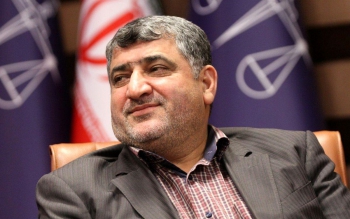 دولت رئیسى دولت بى حاشیه ای است، اگر کوتوله ها بگذارند