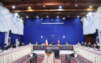 باز هم تقصیر را به گردن دولت قبل می اندازد