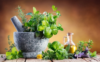 رفلاکس معده را با این داروهای گیاهی در خانه درمان کنید