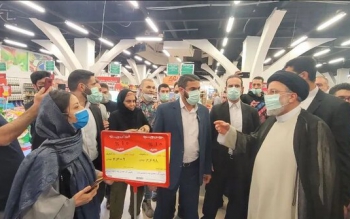 حضور رئیس‌جمهور در یکی از مراکز اصلی توزیع مرغ 