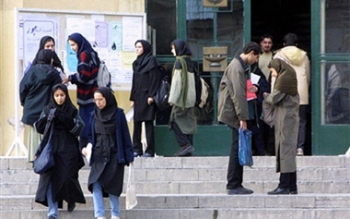 پوشیدن شلوار پاره مناسب محیط دانشگاه نیست/برخی لباس‌های دانشجویان در شأن دانشگاه نیست