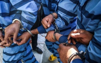 سرقت مسلحانه ۶ لندکروز در تصادف ساختگی