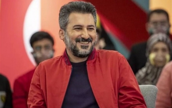 وحید آقاپور؛«آقای ممیزی» هم چاقو خورد! 