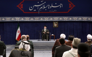 هر کسی مردم را از آینده ناامید کند، به سود دشمن کار کرده است