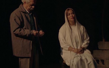 ستاره ها آواز نمی خوانند