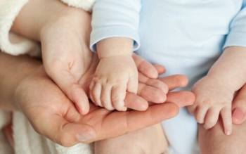 شارژر موبایل جان یک کودک را گرفت