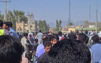 ۲تَن کشته و چندین نفر زخمی شدند/به آتش کشیده شدن ماشین آتش نشانی،پایگاه اورژانس و یک بانک 