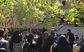  اگر به منتقد فرصت ندهیم با نامحرم گفت وگو می کند