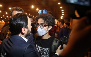 دانشجویان روی سخنگوی دولت آب ریختند و به اون توهین کردند/استقبال جهرمی از شعار «زن، زندگی، آزادی؛ مرد، میهن، آزادی»