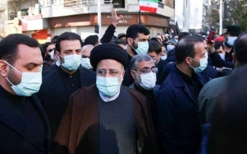 آقای رئیسی یا استعفا دهید یا خود را از اسارت نجات دهید