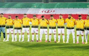 از تیم ملی فوتبال برای خواندن سرودملی کشور، تعهد گرفته شد؟