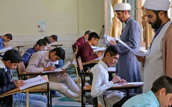 ورود طلاب به مدارس ضروری است/دانش‌آموزان در سواد دینی ضعف دارند / ورود ۳۰۰۰ طلبه به مدارس