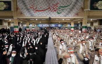 در قضایای اخیر بسیجی ها مظلوم واقع شدند/مذاکره با آمریکا مشکلی را حل نمی کند