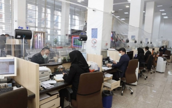 برکناری مدیر یک بانک که به یک خانم بدون حجاب خدمات ارائه کرده بود