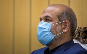  از دیدگاه های اساتید دانشگاه استفاده می کنیم
