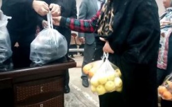  توزیع غذای گرم بین خانواده های زندانیان در رشت